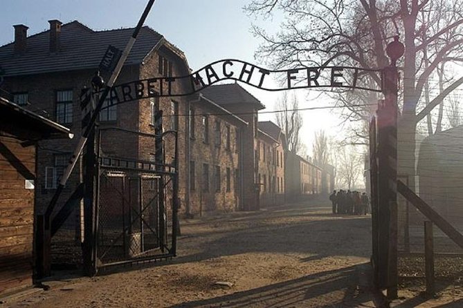 1 Day Trip Auschwitz-Birkenau Memorial and Museum Guided Tour from Krakow - The Krakow pickup window, shared transfer, and how to time your morning