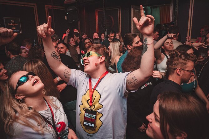 1 Hour of Open Bar Pub Crawl + Karaoke + VIP Entry to Best Clubs - Key highlights to know before you go