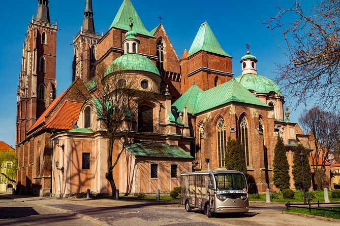 2-Hours Private Electric Car Tour with a Guide, Wroclaw - Touring Wrocław by Electric Car Instead of Walking