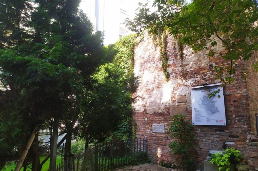 A unique walking tour of Jewish Warsaw -- past and present - Should you book this Jewish Warsaw walking tour?