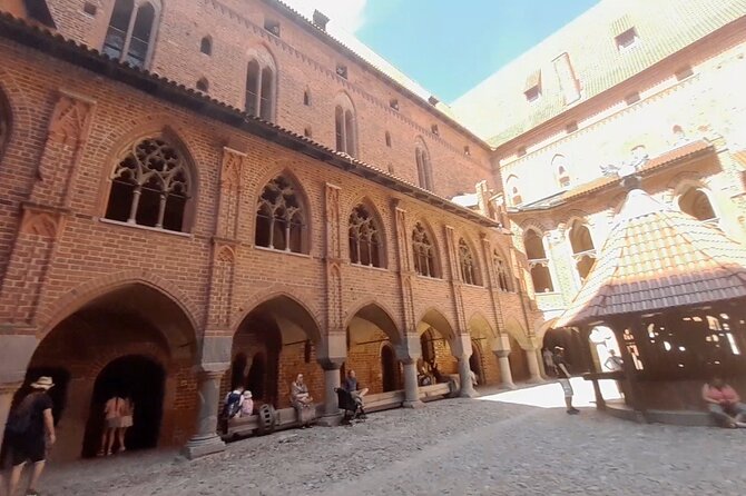 Aiport Gdansk Transfer to Malbork Castle or Stutthof - Best time to go: the Tuesday to Sunday window