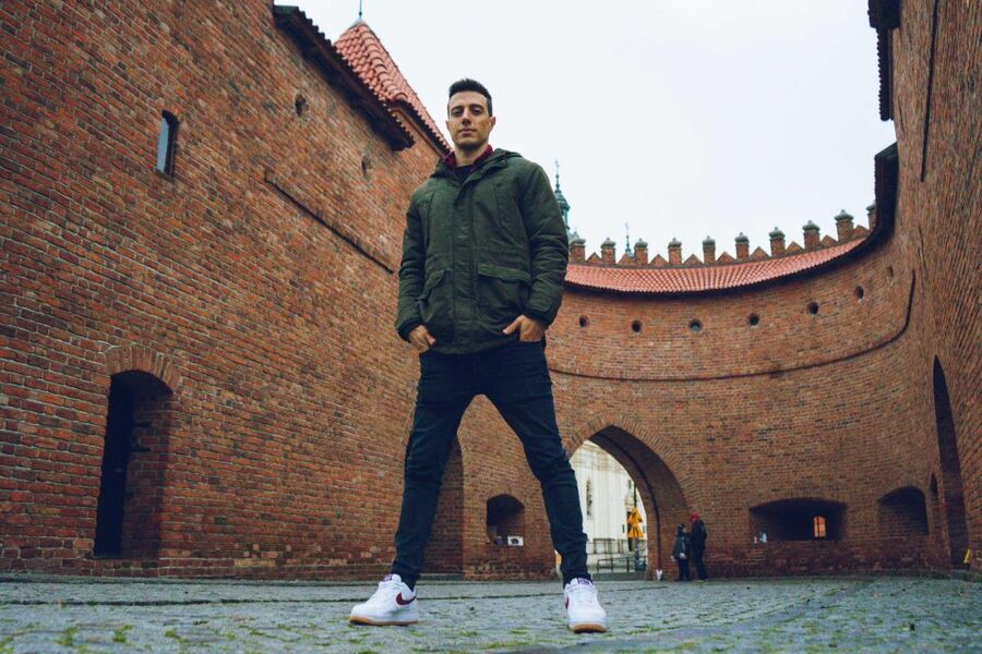 Amazing photo walk through the Old town of Warsaw - Language support and comfort during the walk