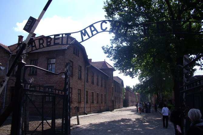 Auschwitz and Birkenau WITHOUT GUIDE private transport from Kraków - Who this Auschwitz and Birkenau option suits best