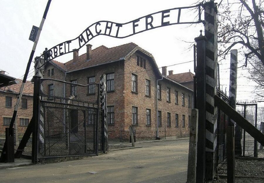 Auschwitz-Birkenau and Krakow Private Car Trip from Katowice - From Katowice to Oswiecim, without the headache