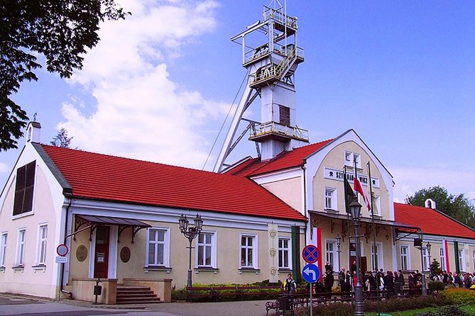 Auschwitz-Birkenau and Salt Mine Full day tour - The Value of Included Admissions and English Guidance