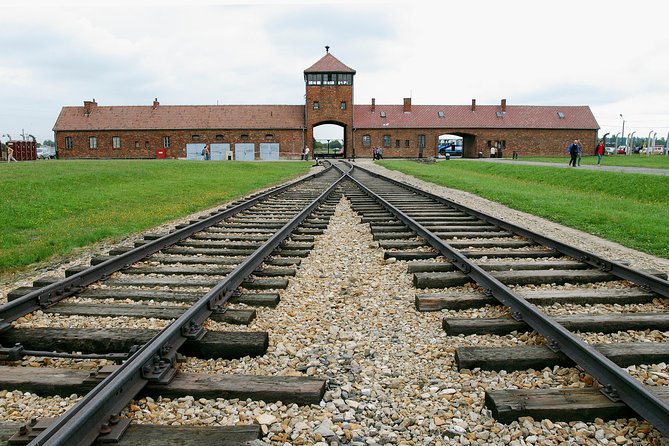 Auschwitz-Birkenau and Wieliczka Salt Mine Day Tour from Krakow with private car - Two major sites, one realistic plan from Krakow