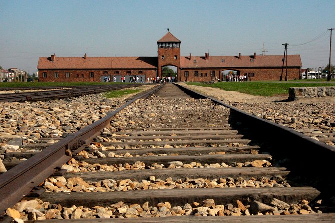 Auschwitz- Birkenau and Wieliczka Salt Mine in One Day - The big advantage: one pickup, two UNESCO sites, one schedule