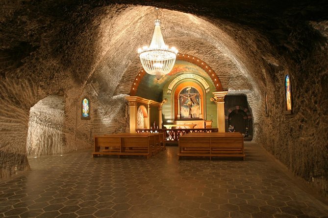Auschwitz- Birkenau and Wieliczka Salt Mine in One Day - Auschwitz logistics: how the day flow works without wasting your headspace