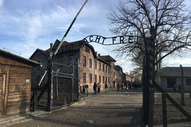 Auschwitz-Birkenau Day Tour from Wroclaw - Group size and the guide experience: what you are paying for