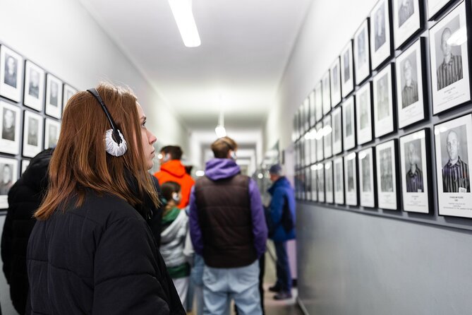 Auschwitz-Birkenau: Day Trip & Transfer from Kraków - Transfer comfort, group size, and the bus reality check
