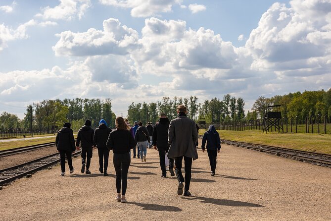 Auschwitz-Birkenau: Day Trip & Transfer from Kraków - Where the tour shines, and where it can wobble
