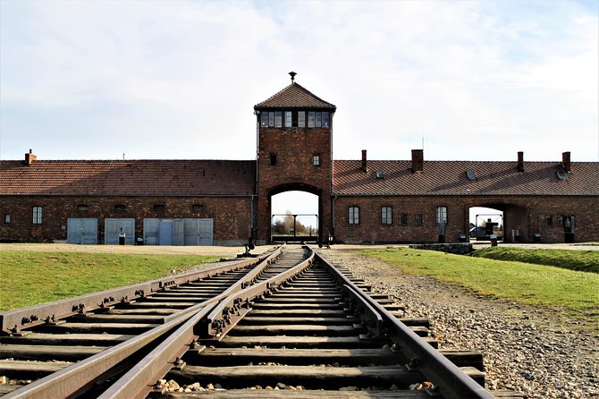 Auschwitz & Birkenau English guided tour by private transport from Katowice - Auschwitz Museum: the guided 2 hours that set your context