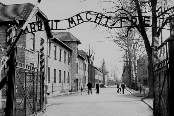 Auschwitz-Birkenau Guided Shared Tour from Krakow - Auschwitz I: What You’ll See in the First Camp (and Why It’s Structured)