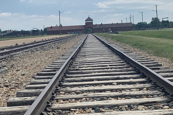 Auschwitz-Birkenau guided tour from Krakow with a private transport - Lunch and bottled water: planning for a long, heavy day