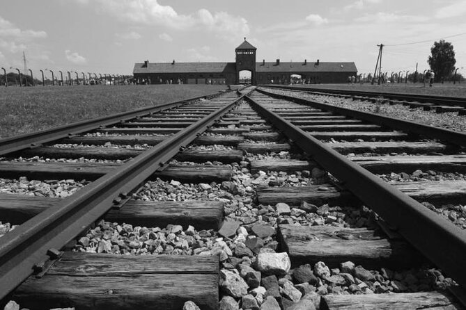 Auschwitz Birkenau Guided Tour/Skip The Line/PickUp/Guide ENG - Auschwitz I: A Crowded Place Where Timing Feels Tight