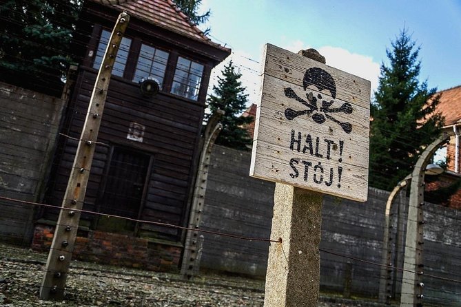 Auschwitz-Birkenau guided tour & skip the line Tickets & Transfer - Pacing, walking, and breaks: what to plan so you stay comfortable