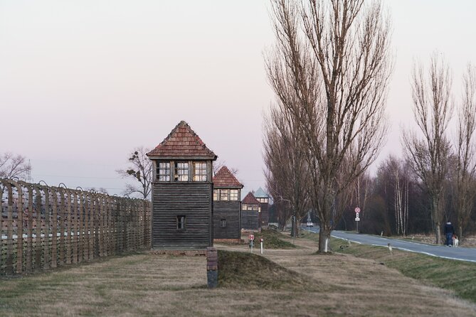 Auschwitz-Birkenau Memorial Entrance Ticket and Guided Tour - Who should book this Auschwitz-Birkenau tour from Krakow