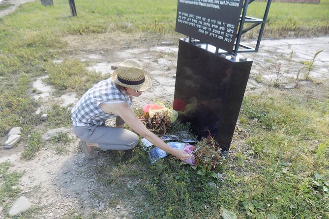 Auschwitz-Birkenau: private or group & Schindler's Factory option - Auschwitz I Museum: why the museum guide changes everything