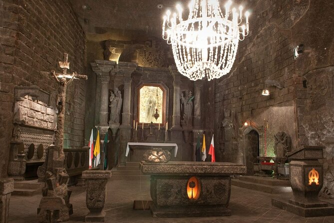 Auschwitz-Birkenau & Salt Mine Day tour - The documentary before the day gets real