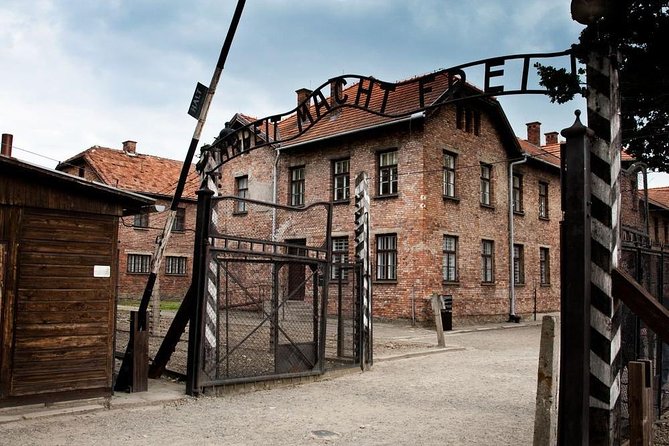 Auschwitz-Birkenau & Wieliczka in one day (Guided tour) - Key things I’d circle before you go