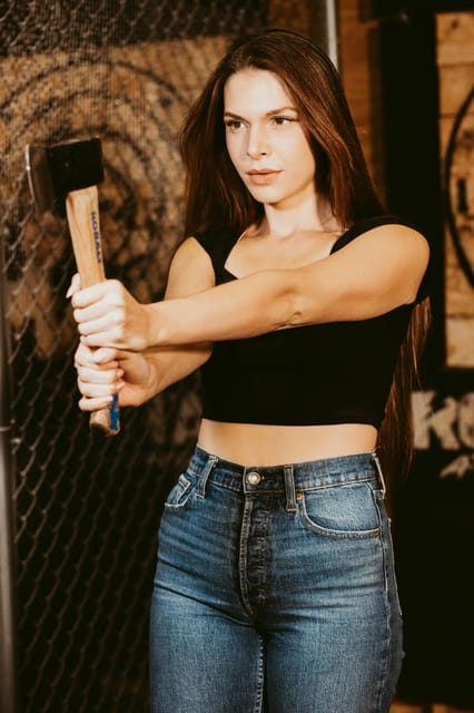Axe Throwing Experience in Gdansk - What the Included Gear and Instructor Setup Really Means