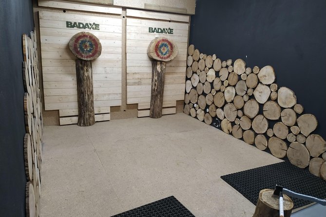 Axe Throwing In Bad Axe Krakow - MAD AXE at Basztowa 10: how the location and timing work
