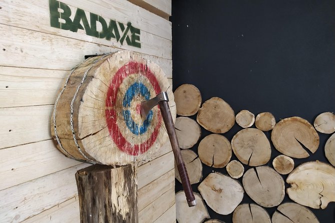 Axe Throwing In Bad Axe Krakow - What happens during the 90 minutes: from briefing to games