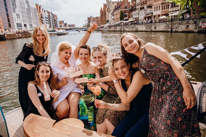 Boat Tour in Gdańsk – Explore the Historic Motława River - Food and drinks: bring your own, or grab something onboard
