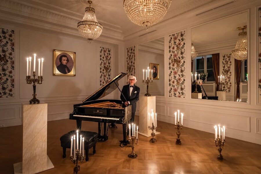 Chopin Concerts at Fryderyk Concert Hall - Intermission etiquette: how to enjoy the break without losing your place