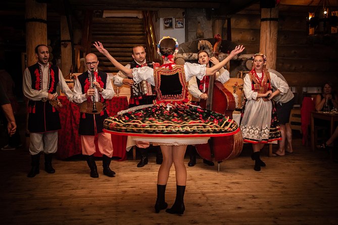 Cottage Style Evening with Folk Show and Traditional Feast from Krakow - Key takeaways before you go
