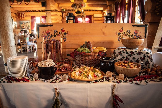 Cottage Style Evening with Folk Show and Traditional Feast from Krakow - Who this fits best, and who should think twice