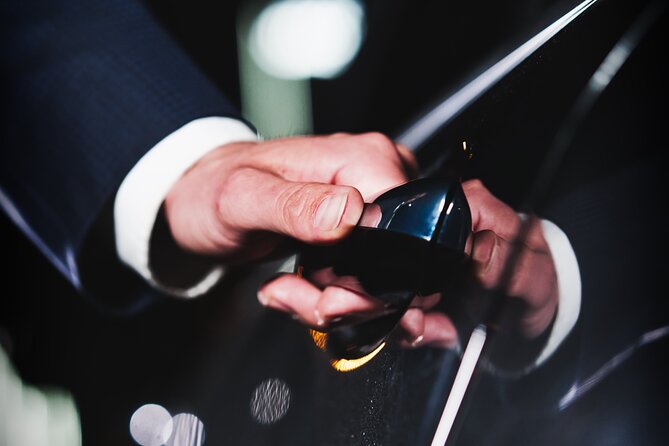 Cracow to airport transfer by Luxurious VIP limo - Why a Diplomatic Limousine Transfer Makes Kraków Feel Easier