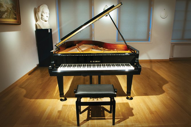 Daily live piano Chopin's concerts at 6:30 pm in the Warsaw Archdiocese Museum - Quick take: why this Chopin concert works