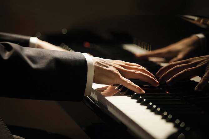 Daily live piano Chopin's concerts at 6:30 pm in the Warsaw Archdiocese Museum - Elevator access matters more than you think