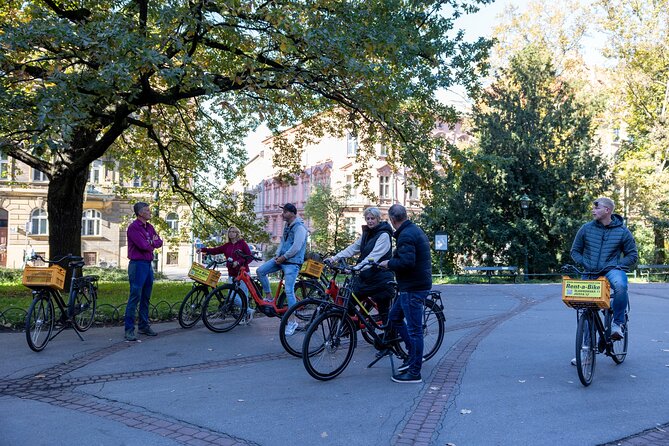 Discover Kraków by Bike with a Dutch guide - Wawel Dragon story and the royal hill views
