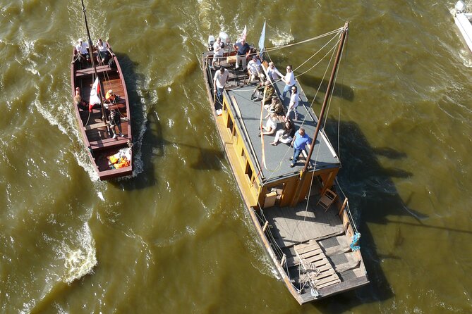 Discover Vistula River in Warsaw - Comfort and practical tips: timing, rain cover, and that captain’s ladder