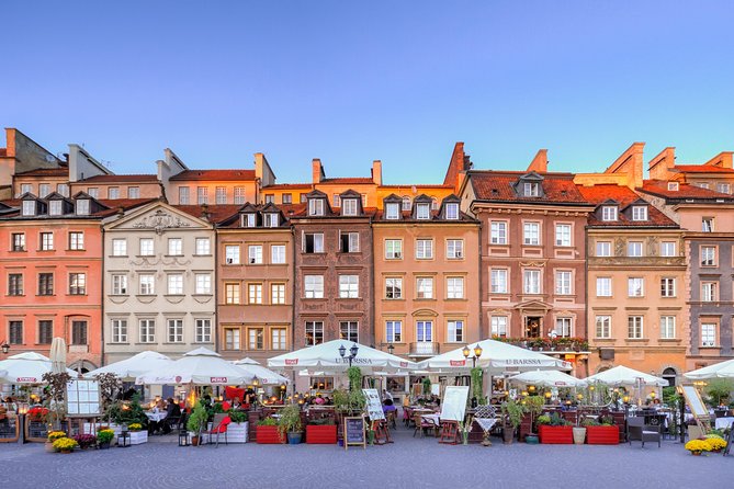 Discover Warsaw’s most Photogenic Spots with a Local - Stop 1: Old Town Square for classic facades and postcard angles