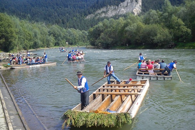 DUNAJEC River Gorge traditional rafting, PRIVATE TOUR from Krakow - Szczawnica lunch stop: a pretty reset after the ride