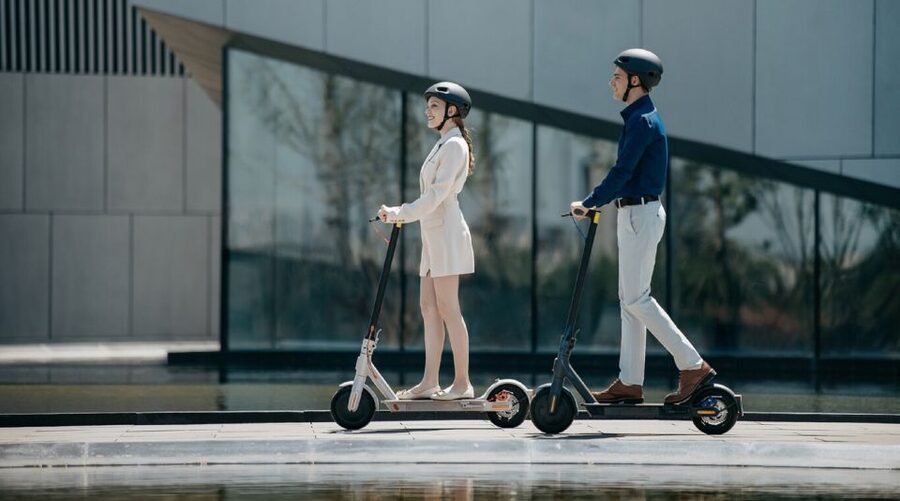 Electric Scooter Tour: Full Tour - 3-Hours of Magic! - Palace of Culture and Science, Saski Garden, and the big government landmarks