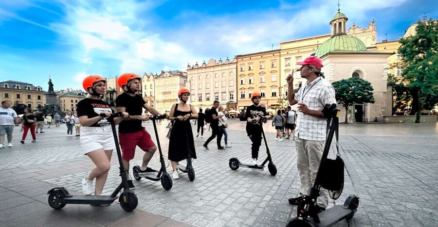 Electric Scooter Tour: Full Tour - 3-Hours of Magic! - From Maria Skłodowska Curie Museum to Multimedia Fountain Park