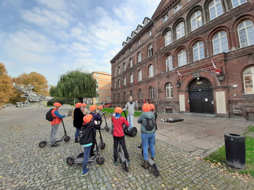 Electric Scooter Tour: Full Tour (Old Town + Ostrów Tumski) - Finding your tour spot at Kuźnicza 25, enter from Nożownicza
