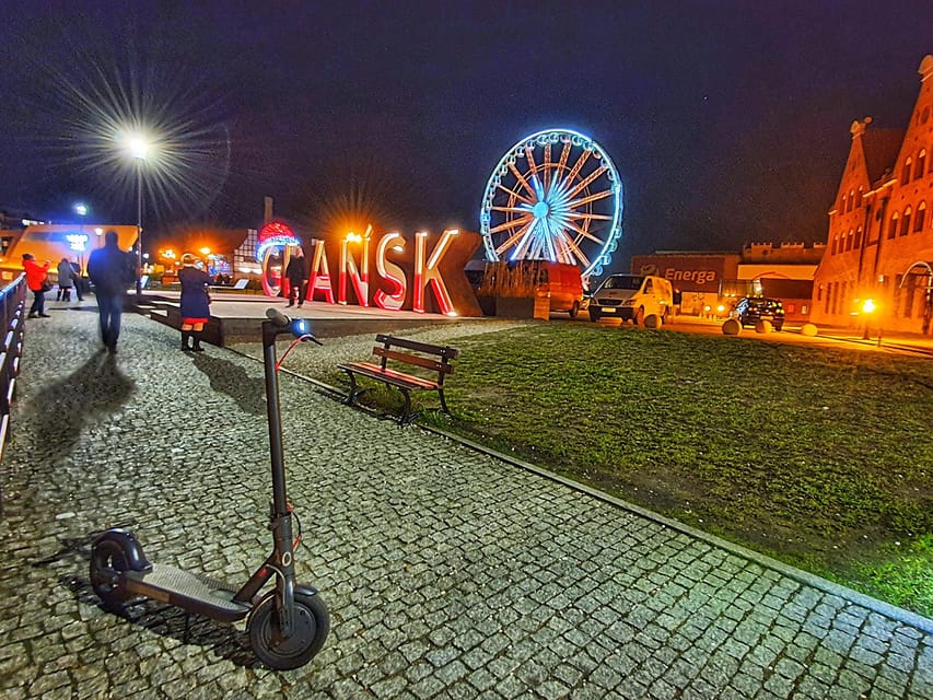 Electric Scooter Tour: Old Town Gdańsk - 1,5-Hour of Magic! - Helmets, Raincoats, and the Stuff That Keeps It Comfortable