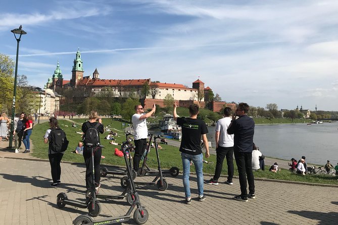 Electric Scooter Tours Kraków - Wawel viewpoints by the Wisla: the castle without the long waiting
