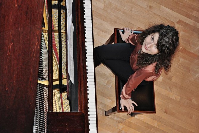Everyday concerts of Chopin's music at the Old Town in Warsaw - Time For Chopin: Kanonia street, behind St. John’s Cathedral