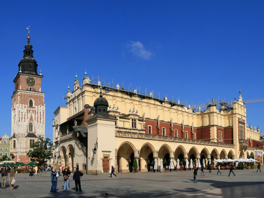Family Tour of Krakow Old Town with Sweets Factory & Cruise - Ciuciu Cukier Artist sweets factory show: how hand-made candy becomes a family stop