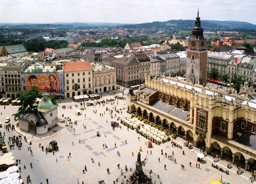 Family Tour of Krakow Old Town with Sweets Factory & Cruise - Guide matters more than you think: kid-friendly pacing and language skills