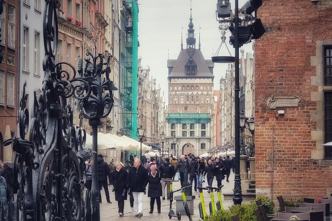 First Time in Gdańsk? Private Tour of Old Gdańsk’s Highlights - Meeting at KatowniaTarg and getting into Old Town smoothly
