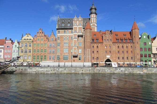 First Time in Gdańsk? Private Tour of Old Gdańsk’s Highlights - The route that builds from gates, to streets, to views