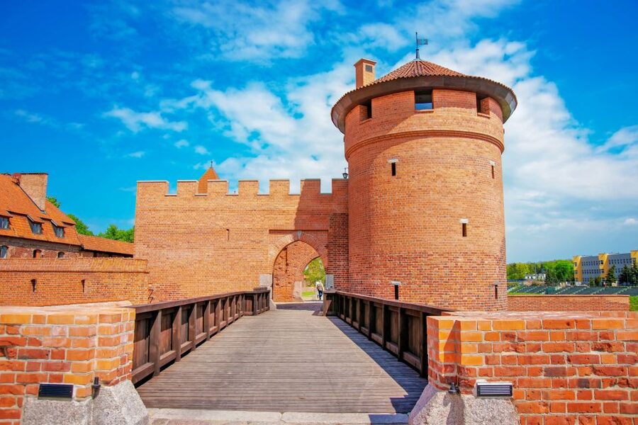From Gdansk: Malbork Castle Half-Day Private Tour - Getting from Gdansk to Malbork without burning your morning