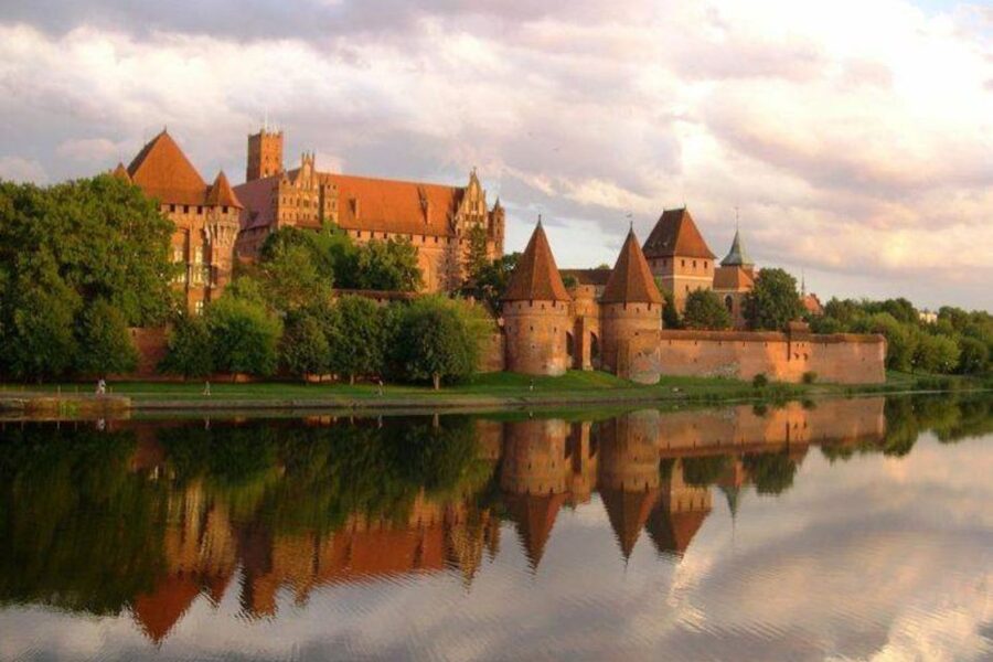 From Gdansk: Malbork Castle Trip with Ticket and Audio Guide - Gdańsk Pickup to Malbork: How the 7 Hours Really Works